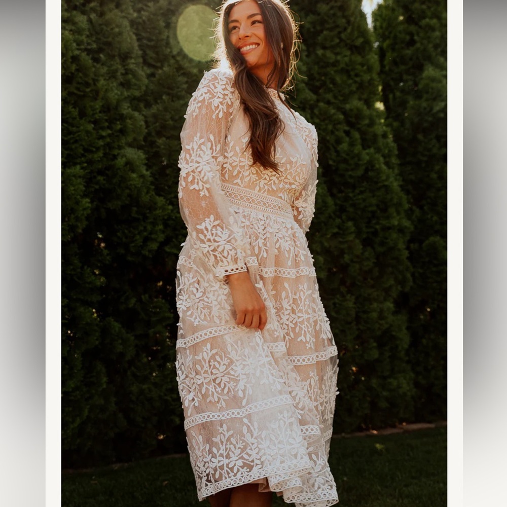 Ivy City Co White Floral Lace Long Sleeve Dress